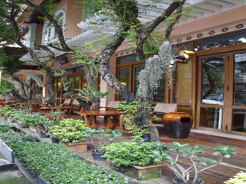 Отель La Petite Salil Sukhumvit 8 Бангкок Экстерьер фото